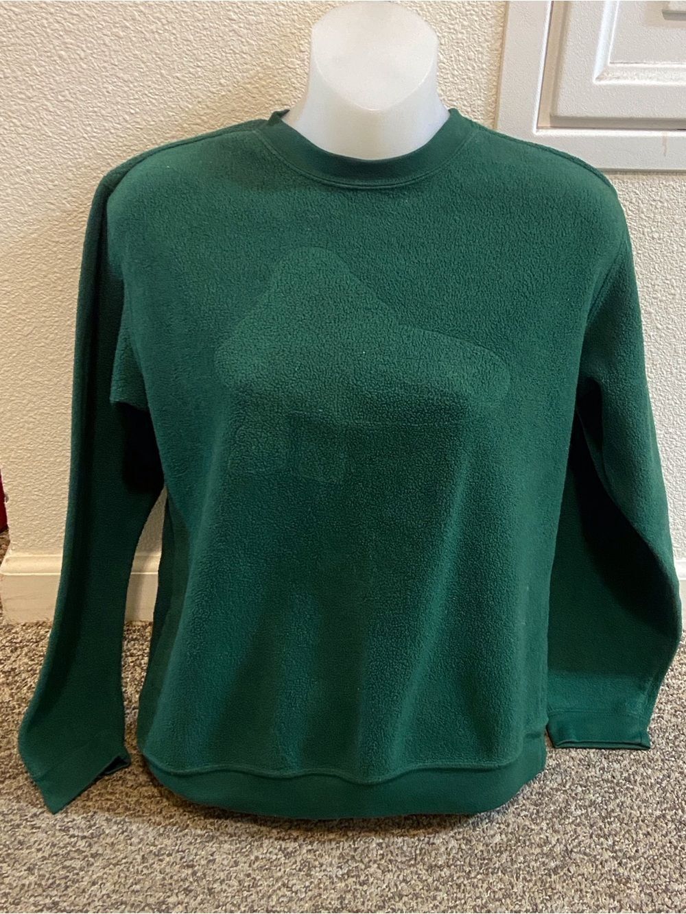 Disney Green Logo Sweatshirt with Red Tag Size Large
